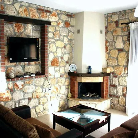 Stone House Aris * Ormília